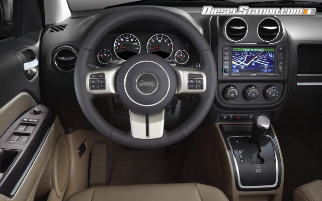 Jeep Grand Cherokee SRT8 2012 Widescreen Picture #10 Jeep Grand Cherokee SRT8 2012 Widescreen Picture #10