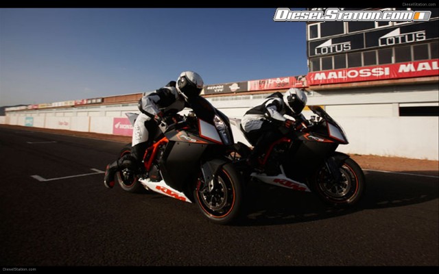 KTM 2009 1190 RC8 R Widescreen Picture #5 KTM 2009 1190 RC8 R Widescreen Picture #5