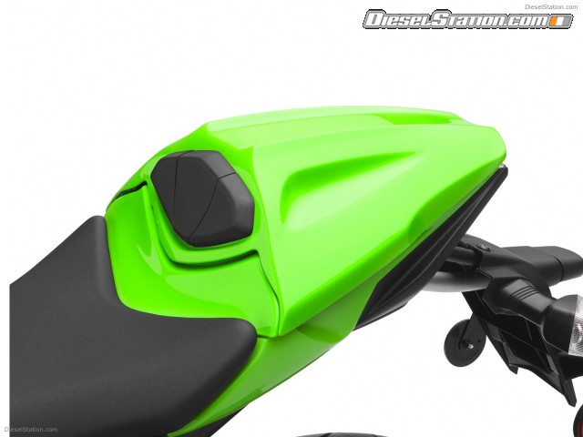 Kawasaki Ninja ZX 10R 2011 Picture #1 Kawasaki Ninja ZX 10R 2011 Picture #1