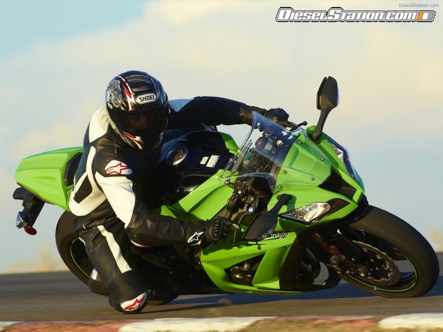 Kawasaki Ninja ZX 10R 2011 Picture #22 Kawasaki Ninja ZX 10R 2011 Picture #22