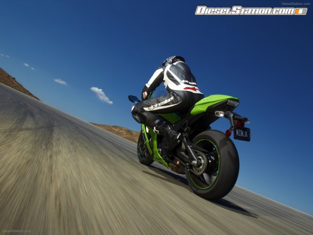 Kawasaki Ninja ZX 10R 2011 Picture #3 Kawasaki Ninja ZX 10R 2011 Picture #3