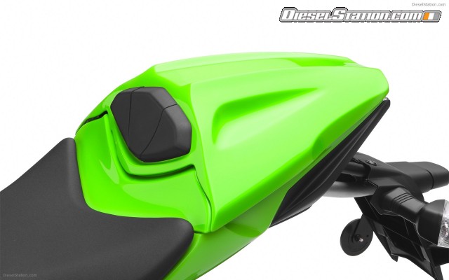 Kawasaki Ninja ZX 10R 2011 Widescreen Picture #6 Kawasaki Ninja ZX 10R 2011 Widescreen Picture #6