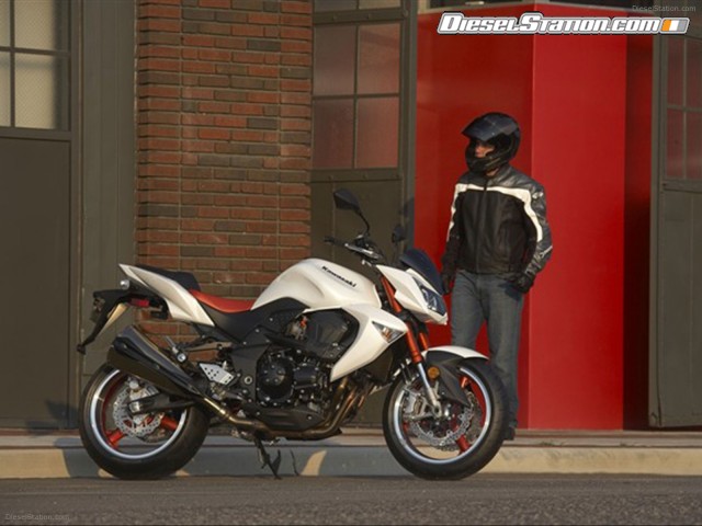 Kawasaki Z1000 Picture #13 Kawasaki Z1000 Picture #13