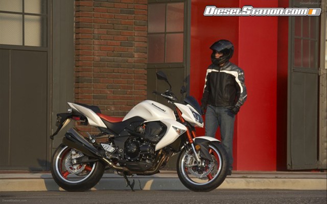 Kawasaki Z1000 Widescreen Picture #6 Kawasaki Z1000 Widescreen Picture #6