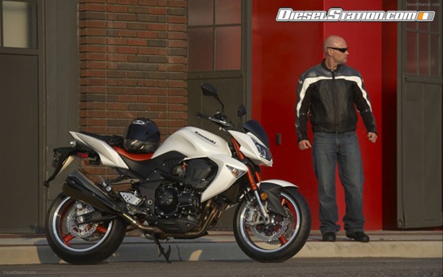 Kawasaki Z1000 Widescreen Picture #20 Kawasaki Z1000 Widescreen Picture #20