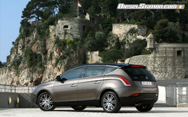 Lancia 2009 Delta 1 8 Di Turbo Jet Widescreen Picture #2 Lancia 2009 Delta 1 8 Di Turbo Jet Widescreen Picture #2