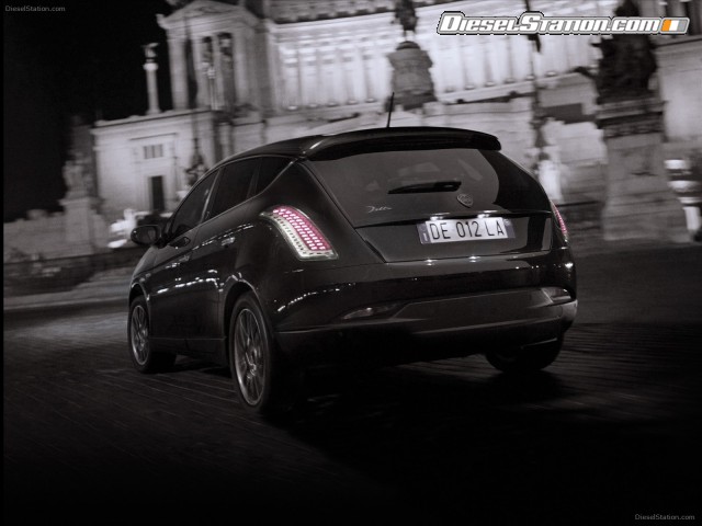 Lancia Delta S MomoDesign Picture #3 Lancia Delta S MomoDesign Picture #3