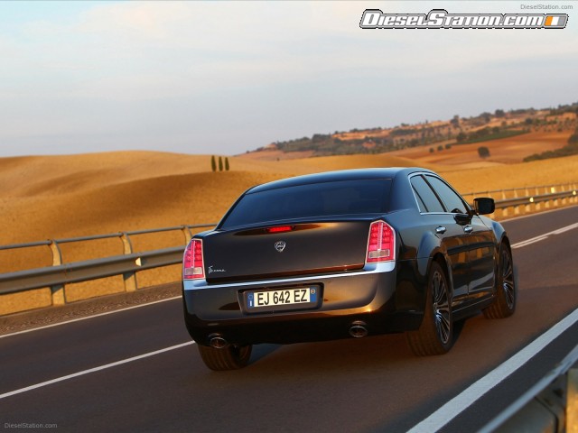 Lancia Thema 2012 Picture #7 Lancia Thema 2012 Picture #7