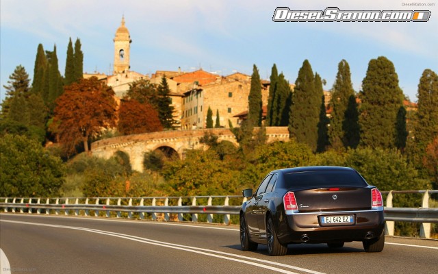 Lancia Thema 2012 Widescreen Picture #31 Lancia Thema 2012 Widescreen Picture #31