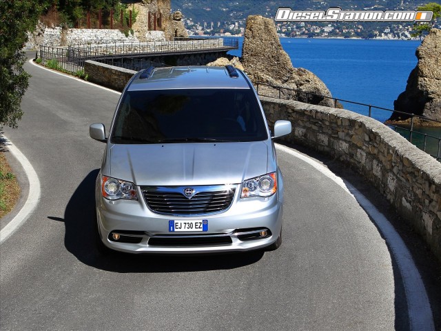 Lancia Voyager 2012 Picture #54 Lancia Voyager 2012 Picture #54