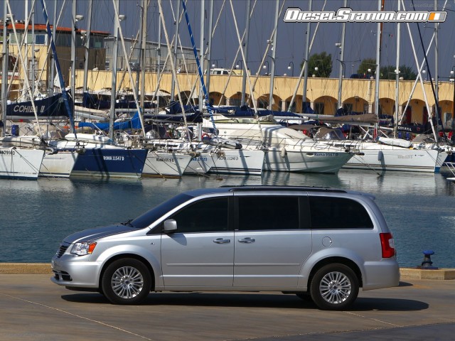 Lancia Voyager 2012 Picture #3 Lancia Voyager 2012 Picture #3