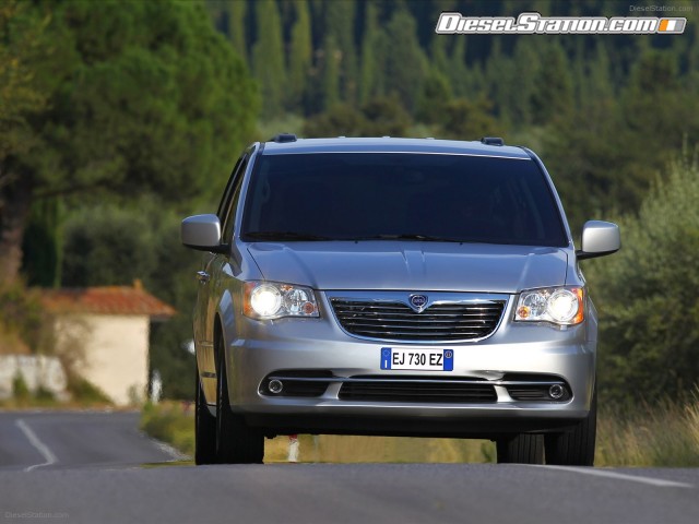 Lancia Voyager 2012 Picture #0 Lancia Voyager 2012 Picture #0