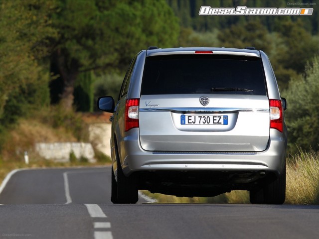 Lancia Voyager 2012 Picture #45 Lancia Voyager 2012 Picture #45