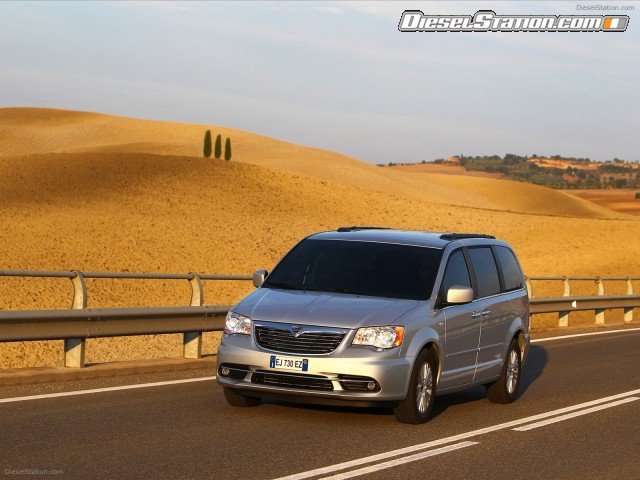 Lancia Voyager 2012 Picture #22 Lancia Voyager 2012 Picture #22