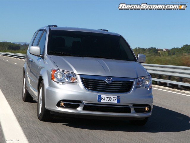 Lancia Voyager 2012 Picture #33 Lancia Voyager 2012 Picture #33