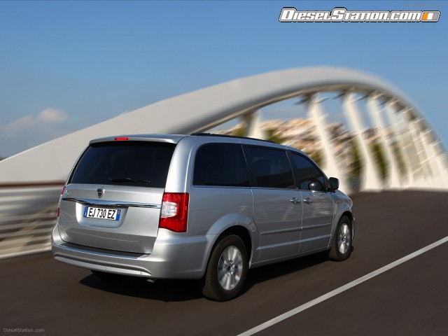 Lancia Voyager 2012 Picture #27 Lancia Voyager 2012 Picture #27