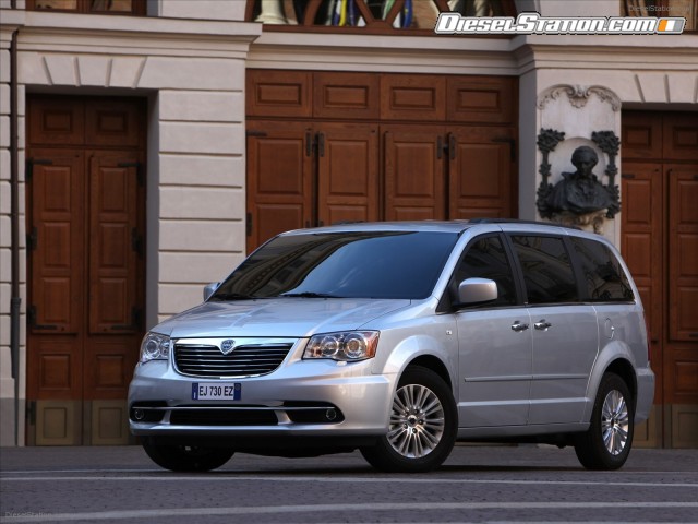 Lancia Voyager 2012 Picture #18 Lancia Voyager 2012 Picture #18