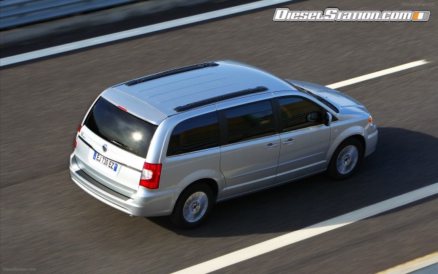 Lancia Voyager 2012 Widescreen Picture #37 Lancia Voyager 2012 Widescreen Picture #37