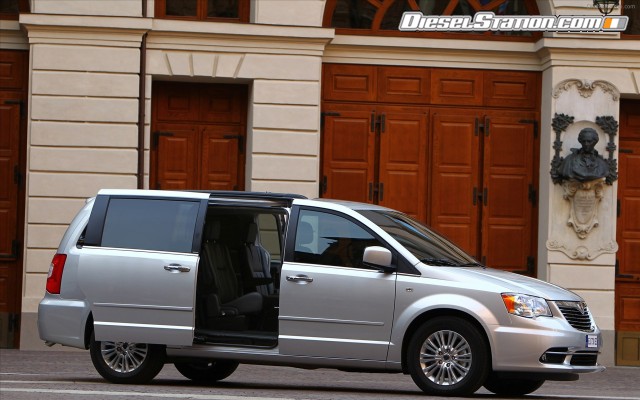 Lancia Voyager 2012 Widescreen Picture #7 Lancia Voyager 2012 Widescreen Picture #7