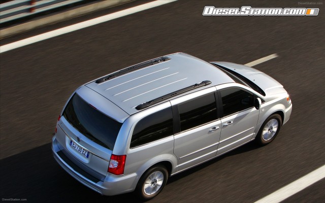 Lancia Voyager 2012 Widescreen Picture #12 Lancia Voyager 2012 Widescreen Picture #12