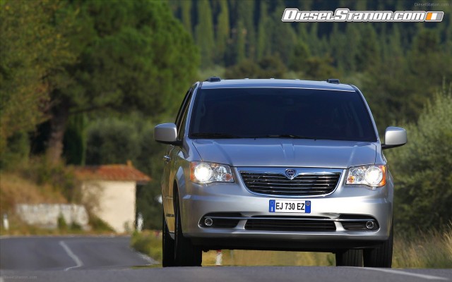 Lancia Voyager 2012 Widescreen Picture #26 Lancia Voyager 2012 Widescreen Picture #26