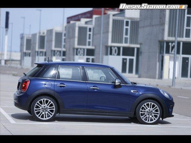 MINI Cooper 5 door 2015 Picture #147 MINI Cooper 5 door 2015 Picture #147