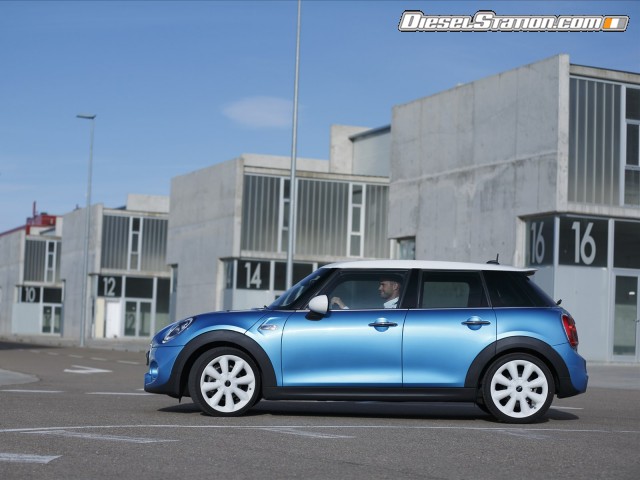 MINI Cooper 5 door 2015 Picture #51 MINI Cooper 5 door 2015 Picture #51