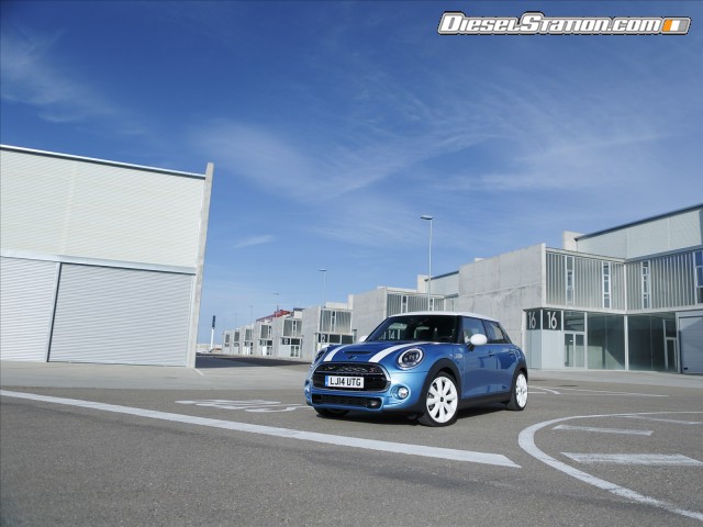 MINI Cooper 5 door 2015 Picture #67 MINI Cooper 5 door 2015 Picture #67