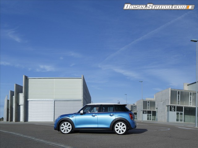 MINI Cooper 5 door 2015 Picture #143 MINI Cooper 5 door 2015 Picture #143