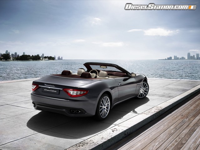 Maserati 2011 GranCabrio Picture #2 Maserati 2011 GranCabrio Picture #2