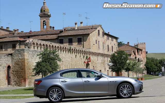 Maserati Ghibli 2014 Widescreen Picture #25 Maserati Ghibli 2014 Widescreen Picture #25