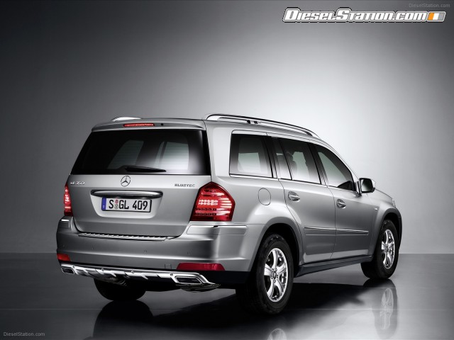 Mercedes 2009 SUV campaign Picture #6 Mercedes 2009 SUV campaign Picture #6