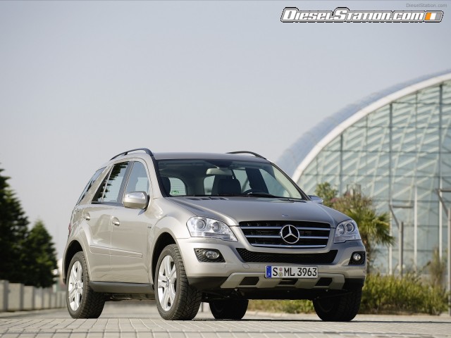 Mercedes 2009 SUV campaign Picture #1 Mercedes 2009 SUV campaign Picture #1