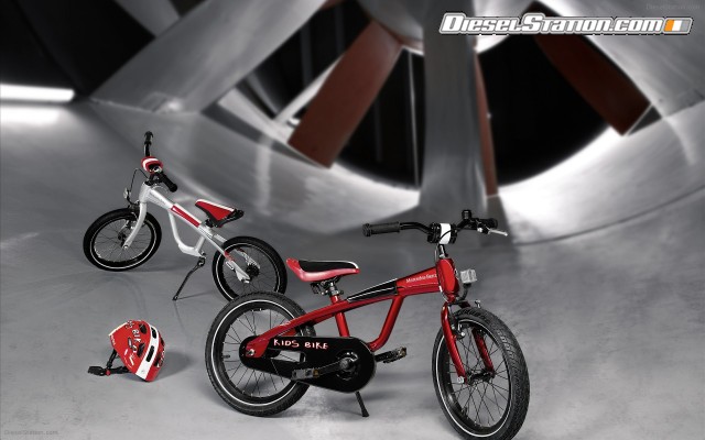 Mercedes 2010 Bicycles Widescreen Picture #26 Mercedes 2010 Bicycles Widescreen Picture #26