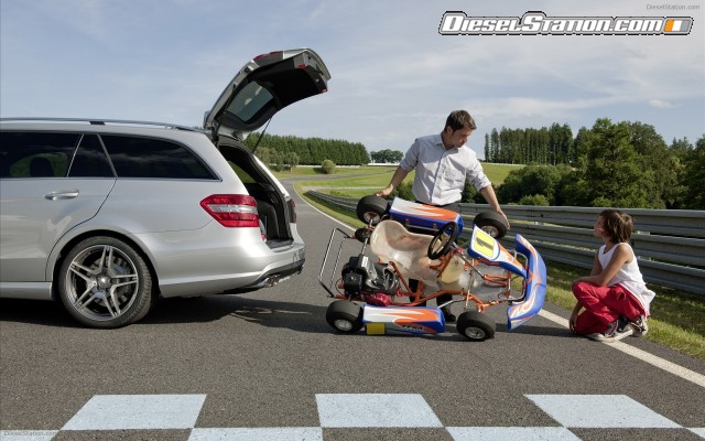 Mercedes 2010 E63 AMG Estate Widescreen Picture #26 Mercedes 2010 E63 AMG Estate Widescreen Picture #26