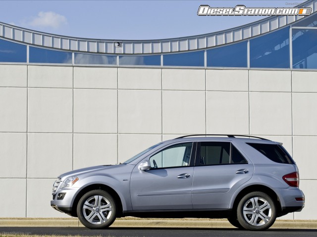 Mercedes 2010 ML450 Hybrid Picture #8 Mercedes 2010 ML450 Hybrid Picture #8