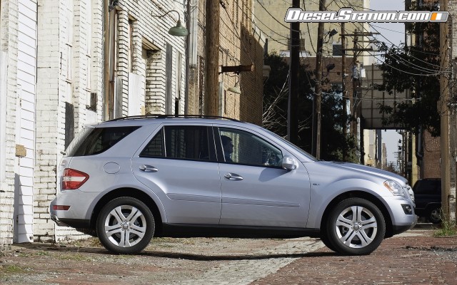 Mercedes 2010 ML450 Hybrid Widescreen Picture #7 Mercedes 2010 ML450 Hybrid Widescreen Picture #7