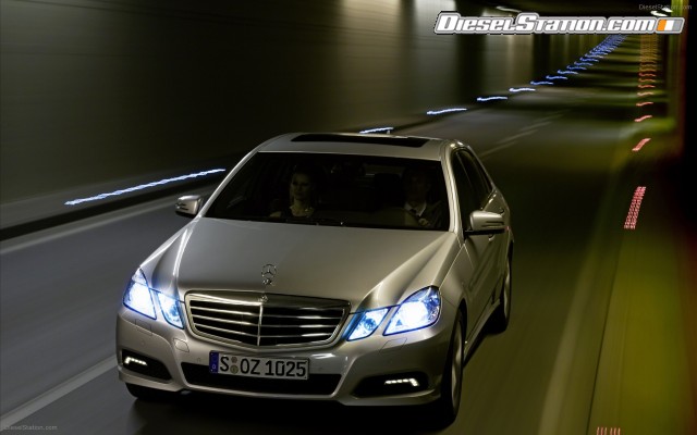 Mercedes All New 2010 E Class Widescreen Picture #6 Mercedes All New 2010 E Class Widescreen Picture #6