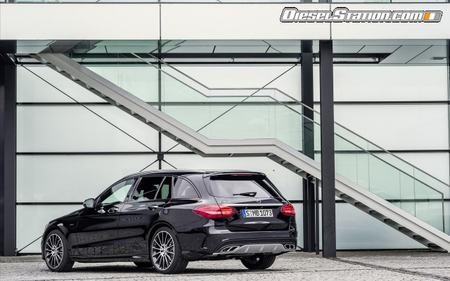 Mercedes C 450 AMG Sport 4MATIC 2016 Widescreen Picture #3 Mercedes C 450 AMG Sport 4MATIC 2016 Widescreen Picture #3