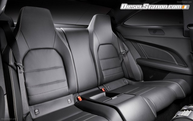 Mercedes C Class Coupe  2012 Widescreen Picture #5 Mercedes C Class Coupe  2012 Widescreen Picture #5