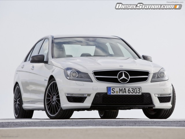 Mercedes C63 AMG Sedan 2012 Picture #17 Mercedes C63 AMG Sedan 2012 Picture #17