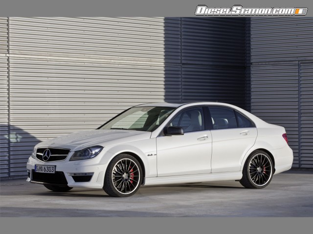 Mercedes C63 AMG Sedan 2012 Picture #25 Mercedes C63 AMG Sedan 2012 Picture #25
