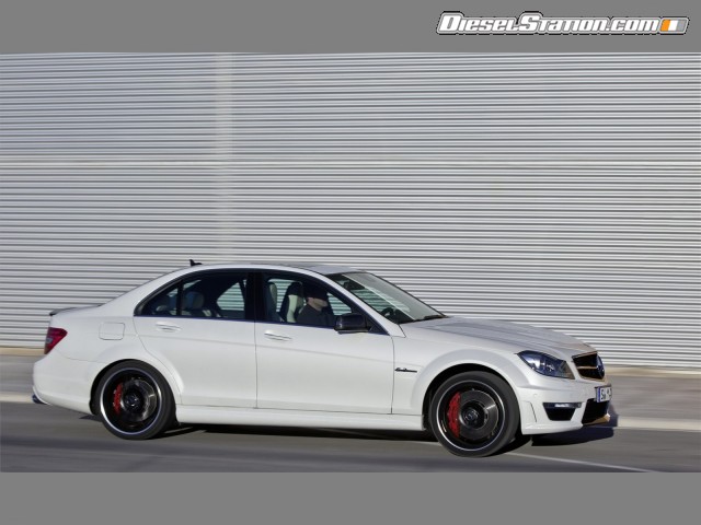 Mercedes C63 AMG Sedan 2012 Picture #33 Mercedes C63 AMG Sedan 2012 Picture #33