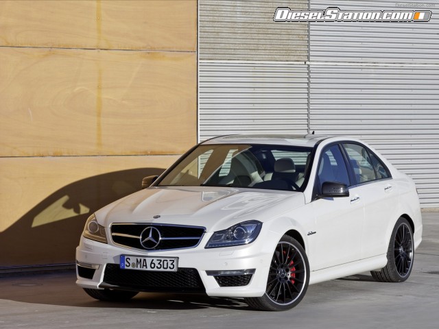 Mercedes C63 AMG Sedan 2012 Picture #30 Mercedes C63 AMG Sedan 2012 Picture #30