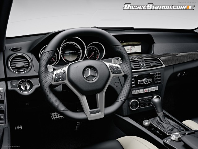 Mercedes C63 AMG Sedan 2012 Picture #9 Mercedes C63 AMG Sedan 2012 Picture #9