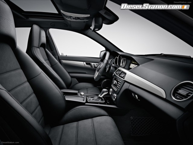 Mercedes C63 AMG Sedan 2012 Picture #28 Mercedes C63 AMG Sedan 2012 Picture #28