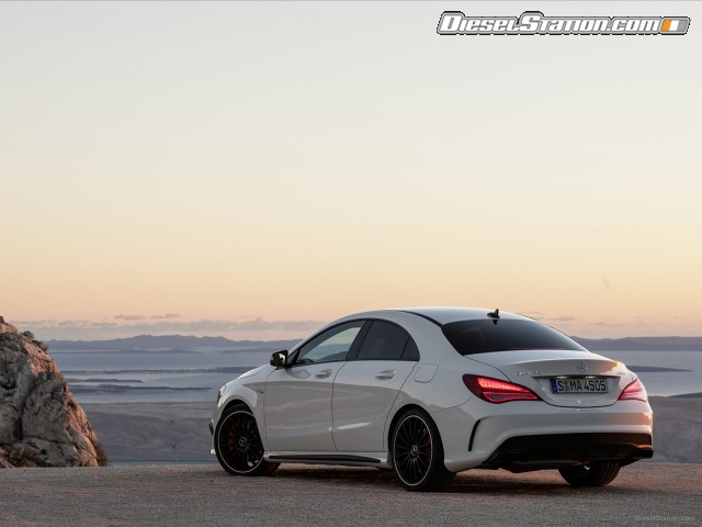 Mercedes CLA45 AMG 2014 Picture #16 Mercedes CLA45 AMG 2014 Picture #16