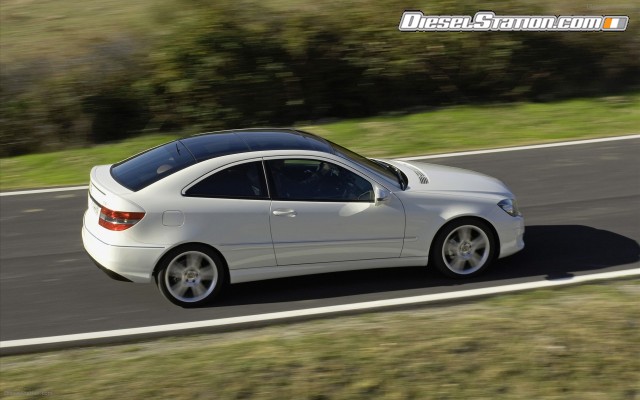 Mercedes CLC 160 BlueEFFICIENCY Widescreen Picture #4 Mercedes CLC 160 BlueEFFICIENCY Widescreen Picture #4