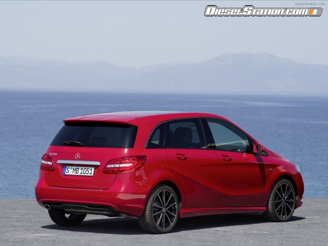 Mercedes Compact sports tourer the new B Class 2012 Picture #8 Mercedes Compact sports tourer the new B Class 2012 Picture #8