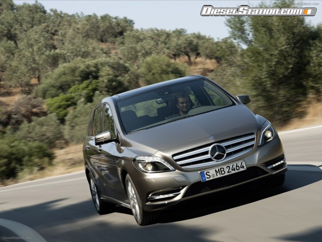 Mercedes Compact sports tourer the new B Class 2012 Picture #3 Mercedes Compact sports tourer the new B Class 2012 Picture #3
